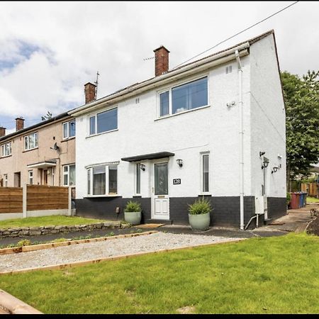 Entire Charming 5-Bed House In Darwen Blackburn Bb1 Free Parking Roadside Rishton Buitenkant foto