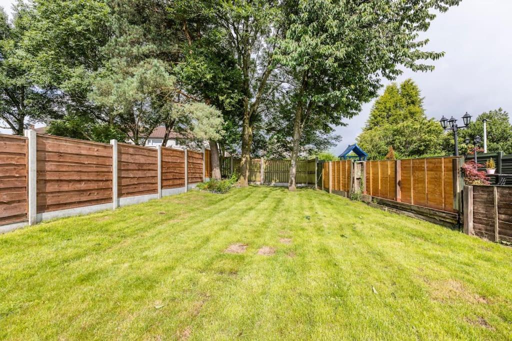Entire Charming 5-Bed House In Darwen Blackburn Bb1 Free Parking Roadside Rishton Buitenkant foto