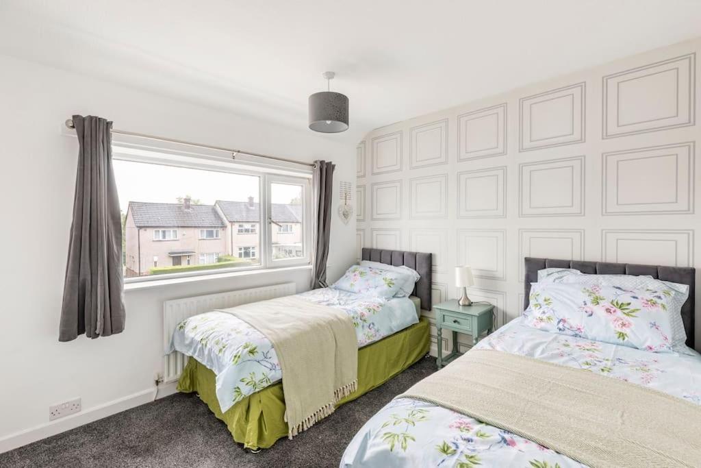 Entire Charming 5-Bed House In Darwen Blackburn Bb1 Free Parking Roadside Rishton Buitenkant foto