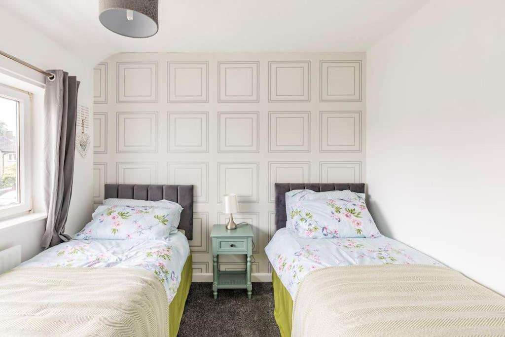 Entire Charming 5-Bed House In Darwen Blackburn Bb1 Free Parking Roadside Rishton Buitenkant foto