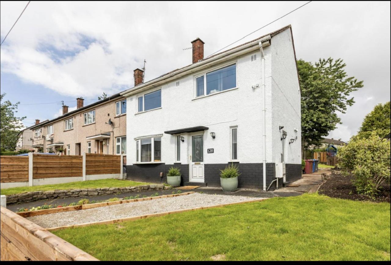 Entire Charming 5-Bed House In Darwen Blackburn Bb1 Free Parking Roadside Rishton Buitenkant foto
