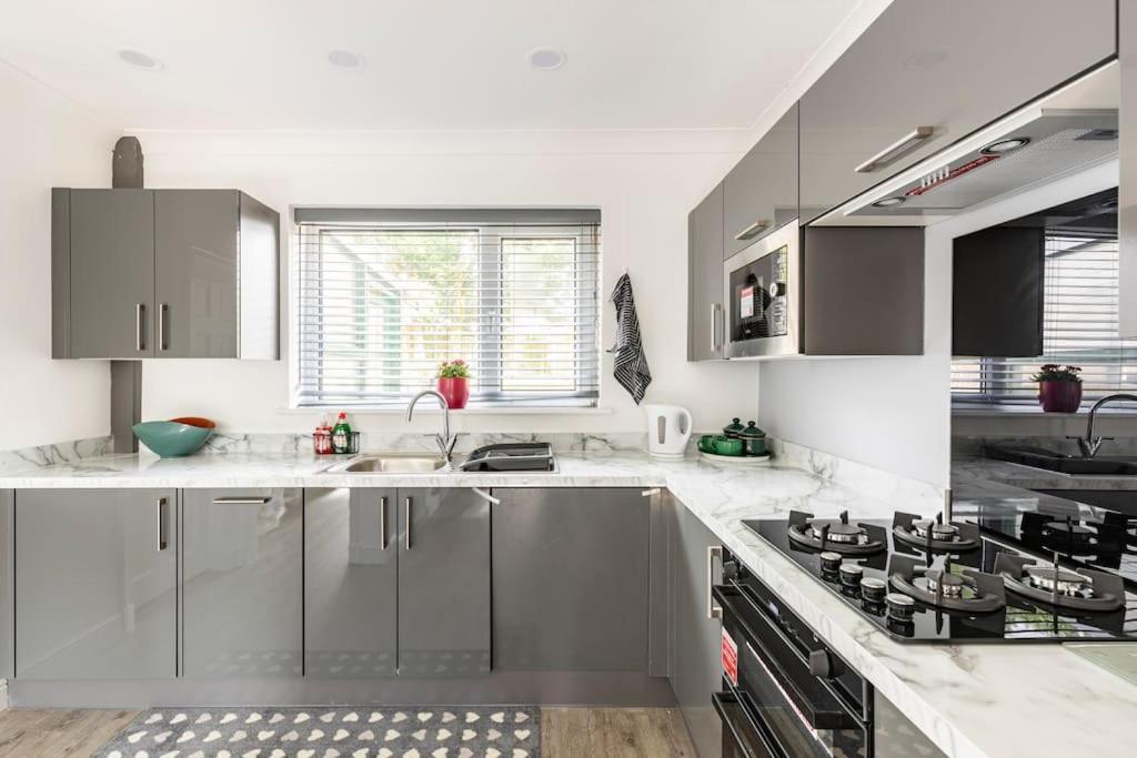 Entire Charming 5-Bed House In Darwen Blackburn Bb1 Free Parking Roadside Rishton Buitenkant foto
