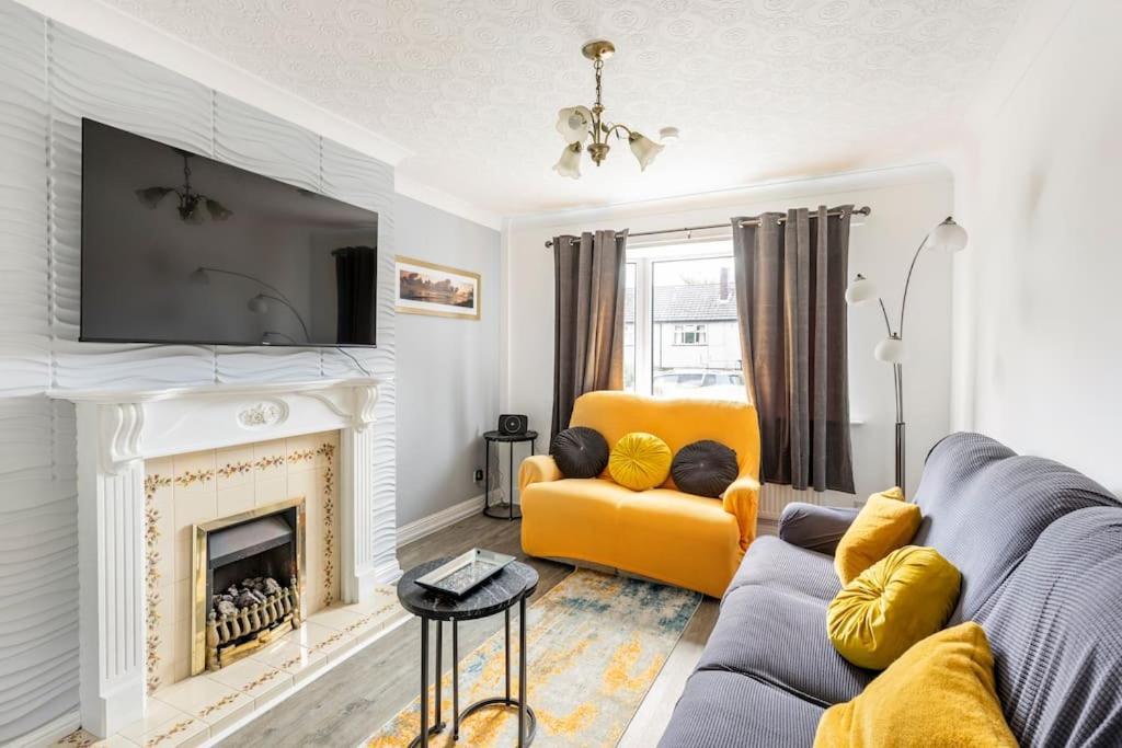 Entire Charming 5-Bed House In Darwen Blackburn Bb1 Free Parking Roadside Rishton Buitenkant foto
