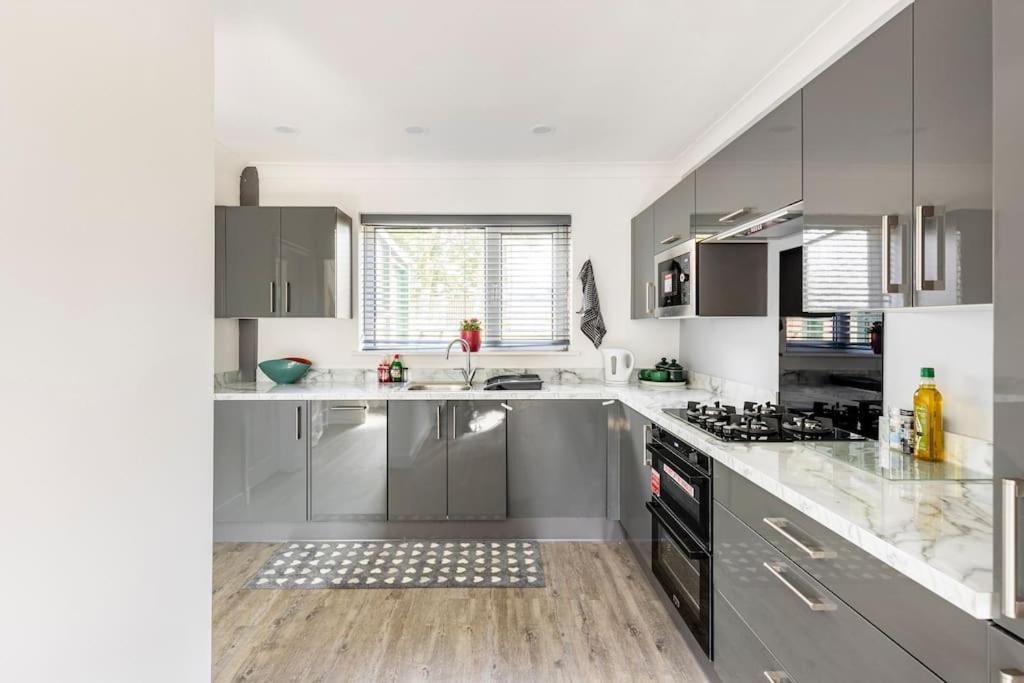 Entire Charming 5-Bed House In Darwen Blackburn Bb1 Free Parking Roadside Rishton Buitenkant foto